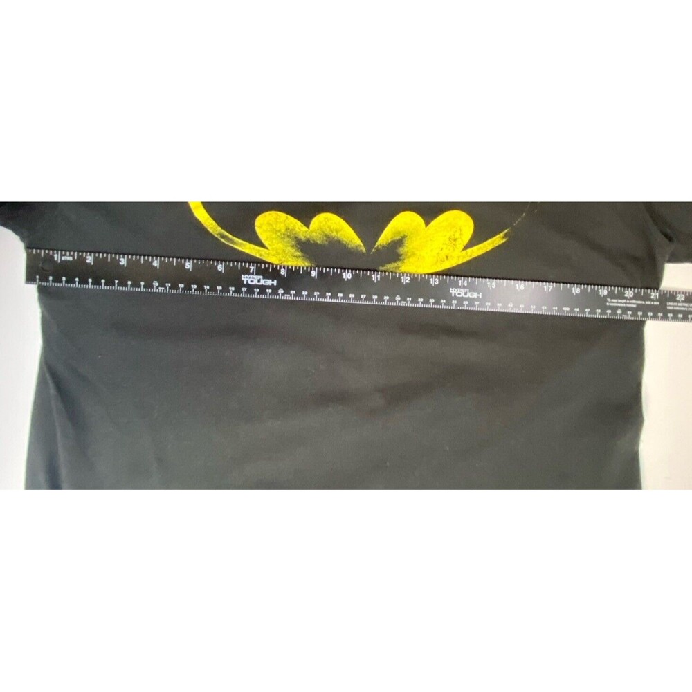 Batman T-shirt With Vintage Inspired‎ Logo Men’s Size Large Black Bat Symbol - Picture 7 of 8